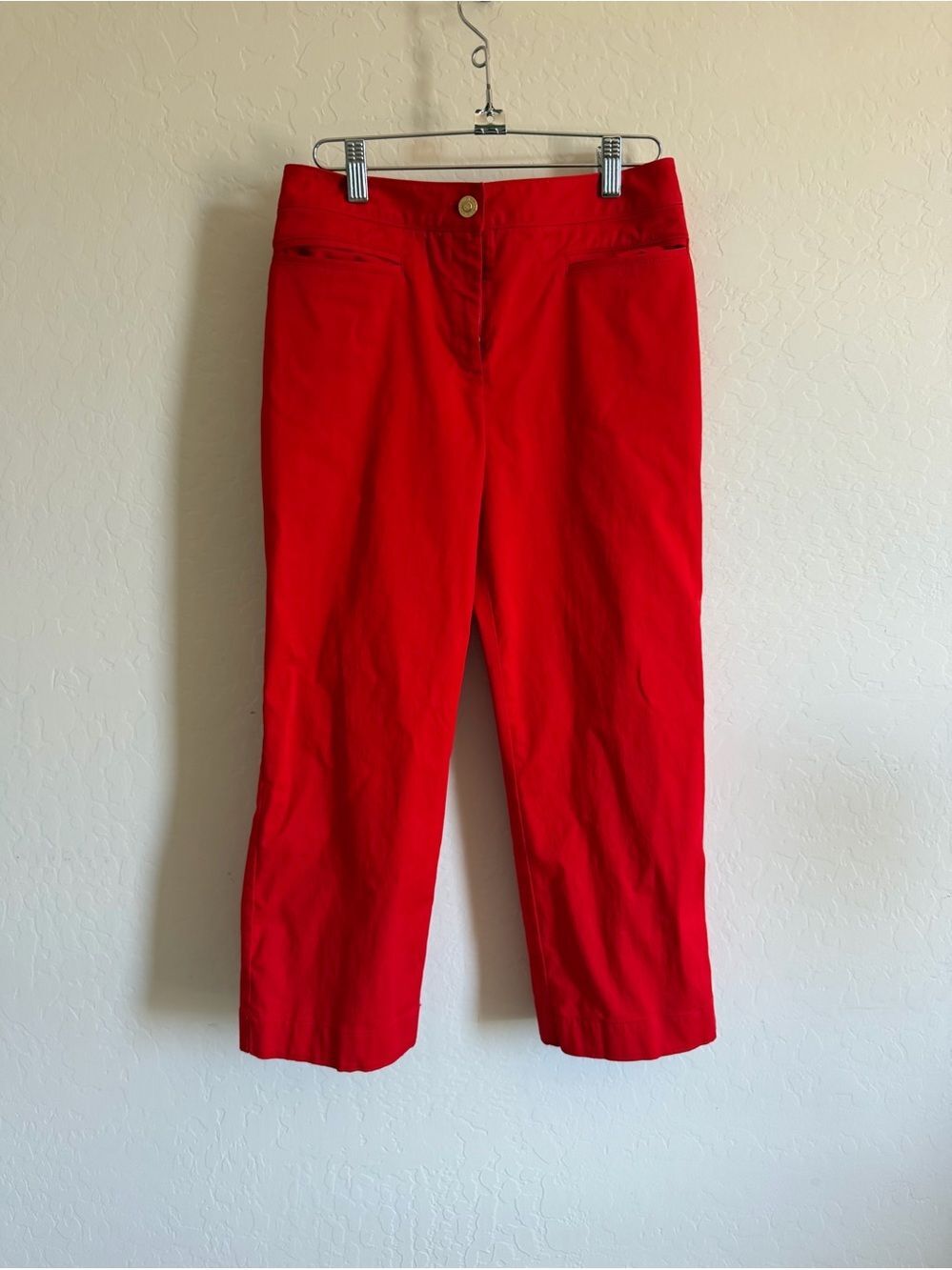 St. John Bright Red Stretch Crop Trousers / Capris with Gold Logo Bar - Sz 6